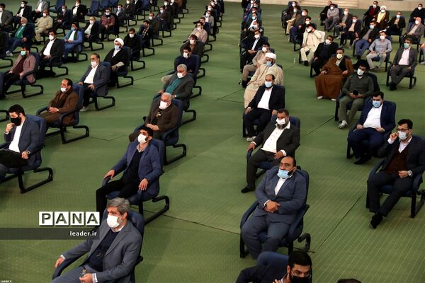 نشست تصویری رهبر انقلاب اسلامی با جمعی از مداحان به‌مناسبت سالروز ولادت حضرت زهرا(س)