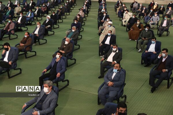 نشست تصویری رهبر انقلاب اسلامی با جمعی از مداحان به‌مناسبت سالروز ولادت حضرت زهرا(س)