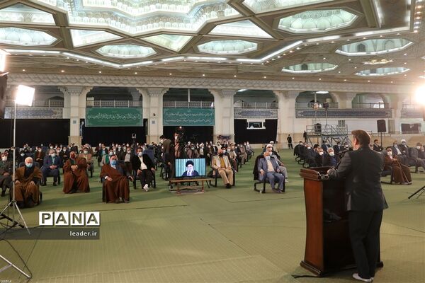 نشست تصویری رهبر انقلاب اسلامی با جمعی از مداحان به‌مناسبت سالروز ولادت حضرت زهرا(س)