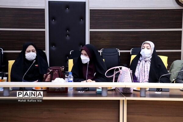 تجلیل از بانوان اداره کل آموزش و پرورش با حضور مدیرکل آذربایجان شرقی