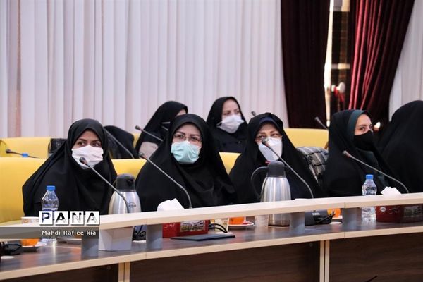 تجلیل از بانوان اداره کل آموزش و پرورش با حضور مدیرکل آذربایجان شرقی