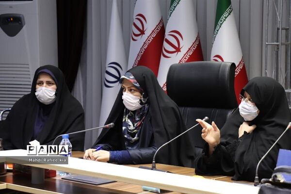 تجلیل از بانوان اداره کل آموزش و پرورش با حضور مدیرکل آذربایجان شرقی