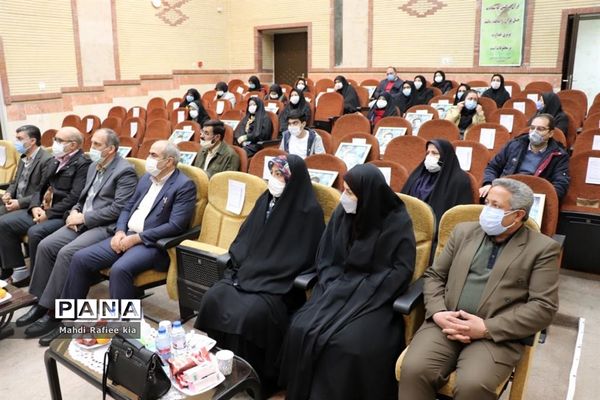 مراسم تجلیل از فرهنگیان فرزند شهید در آموزش و پرورش  ناحیه ۵ تبریز