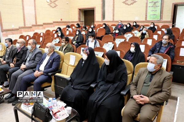 مراسم تجلیل از فرهنگیان فرزند شهید در آموزش و پرورش  ناحیه ۵ تبریز