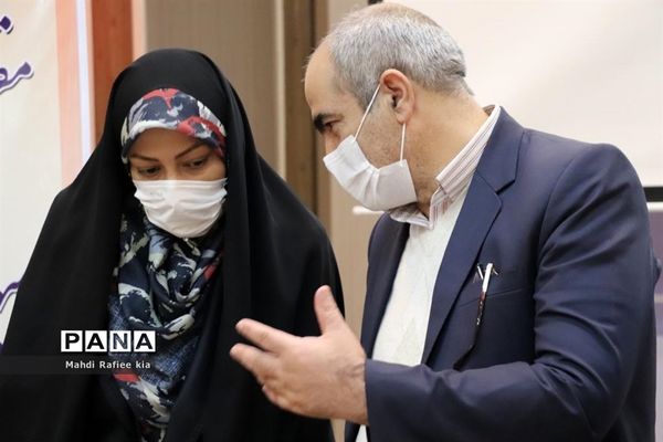 مراسم تجلیل از فرهنگیان فرزند شهید در آموزش و پرورش  ناحیه ۵ تبریز