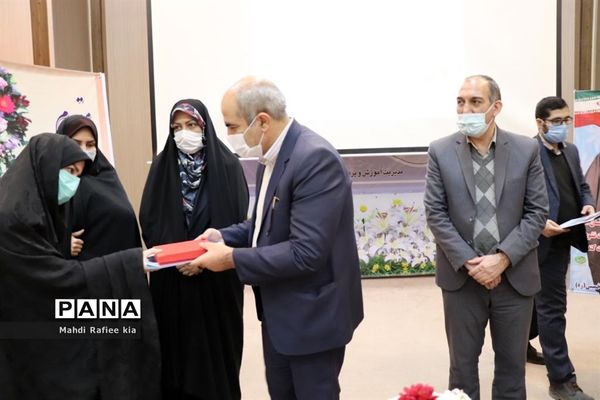 مراسم تجلیل از فرهنگیان فرزند شهید در آموزش و پرورش  ناحیه ۵ تبریز