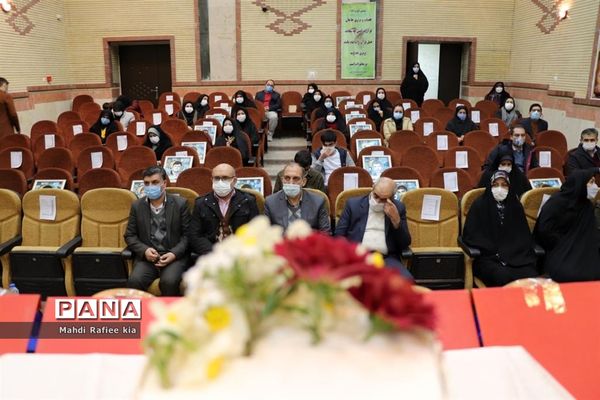 مراسم تجلیل از فرهنگیان فرزند شهید در آموزش و پرورش  ناحیه ۵ تبریز