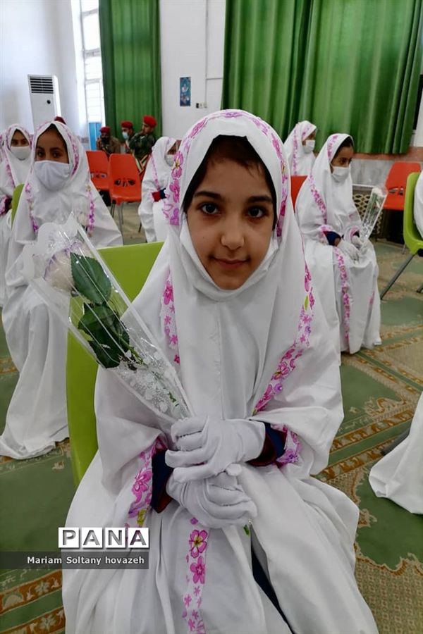 برگزاری جشن تکلیف وتقدیرازمعلمان دبستان حضرت رقیه(س)درشهرستان حمیدیه