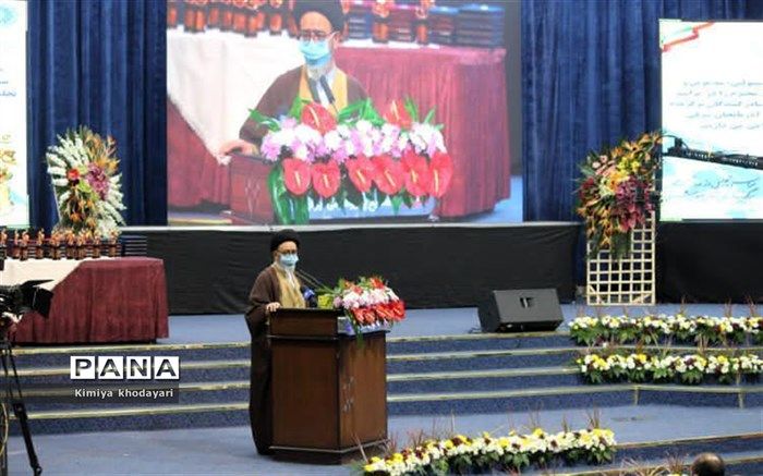 آل هاشم: کارآفرینی در جامعه  از ارزش بسیاری برخوردار است