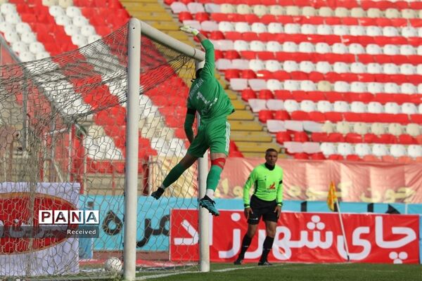 دیدار تیم های تراکتور سازی تبریز و پرسپولیس تهران