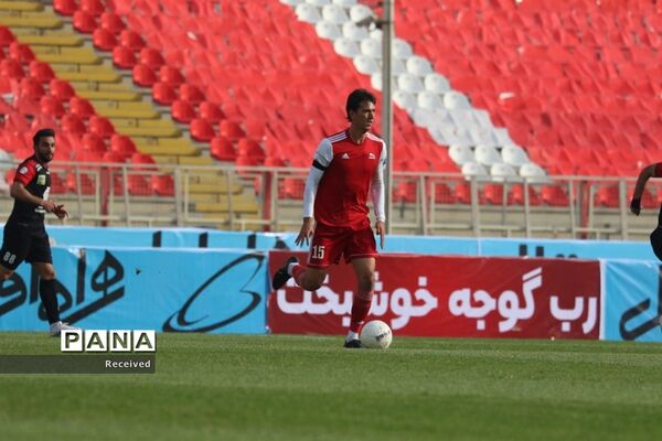 دیدار تیم های تراکتور سازی تبریز و پرسپولیس تهران