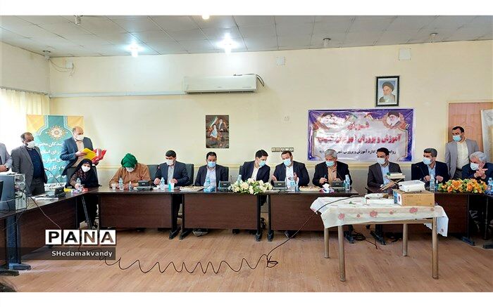 برگزاری جلسه شورای آموزش وپرورش  شهرستان حمیدیه دراردوگاه دهکده