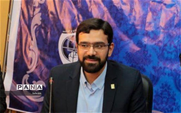 صمیمی: برپایی نمایشگاه های مدرسه انقلاب  باید  موجب پژوهشگر شدن دانش آموزان شود