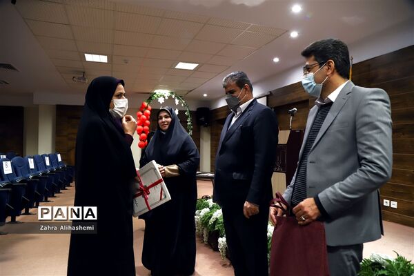 تجلیل از مشاوران امور بانوان مناطق شهر تهران