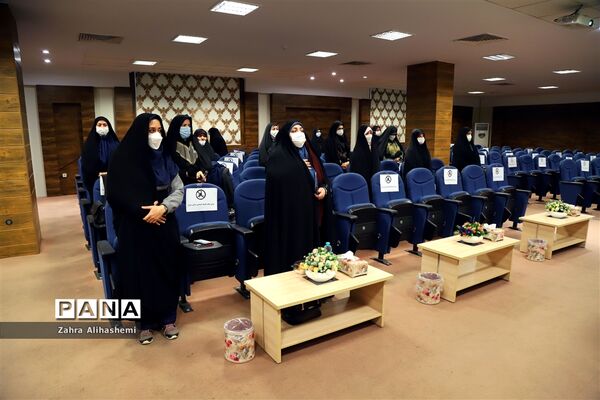 تجلیل از مشاوران امور بانوان مناطق شهر تهران