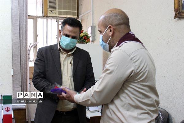 دیدار مسئول و تعدادی از مربیان  سازمان دانش آموزی شاوور با مدیر سازمان دانش آموزی خوزستان