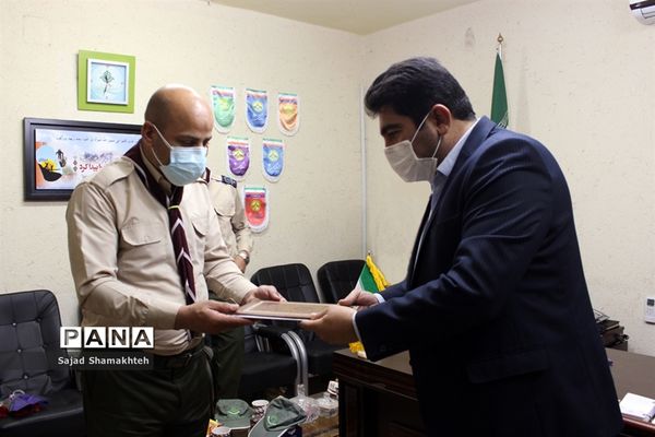 دیدار مسئول و تعدادی از مربیان  سازمان دانش آموزی شاوور با مدیر سازمان دانش آموزی خوزستان