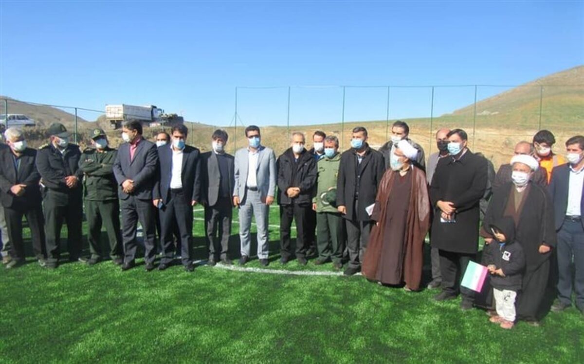 زمین چمن مصنوعی روستای مولان کلیبر افتتاح شد