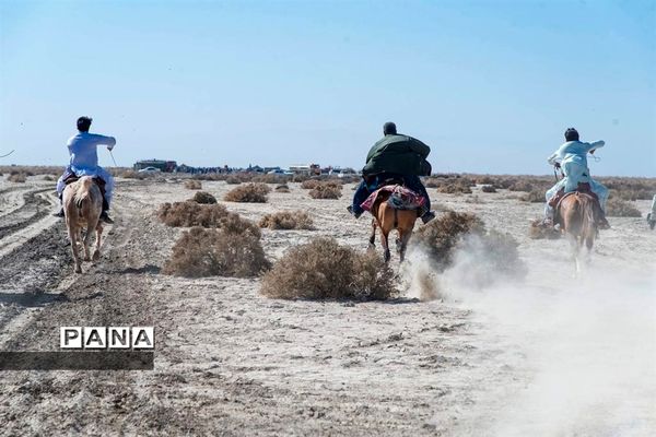 برگزاری مسابقات شترسواری و اسب‌روانی در کوه خواجه