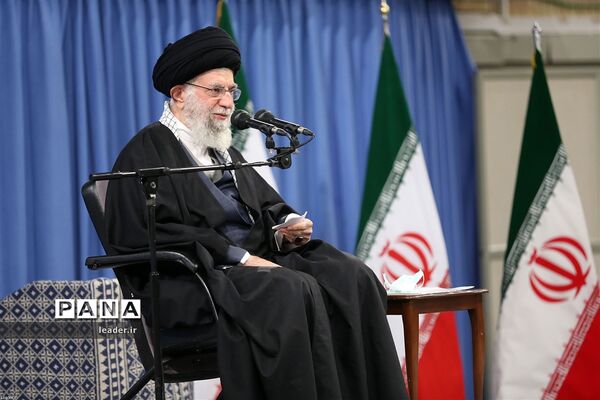دیدار جمعی از فرماندهان نیروی هوایی و نیروی پدافند هوایی ارتش با رهبر انقلاب