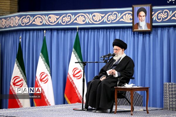 دیدار جمعی از فرماندهان نیروی هوایی و نیروی پدافند هوایی ارتش با رهبر انقلاب