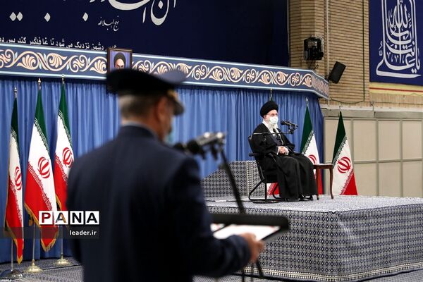 دیدار جمعی از فرماندهان نیروی هوایی و نیروی پدافند هوایی ارتش با رهبر انقلاب