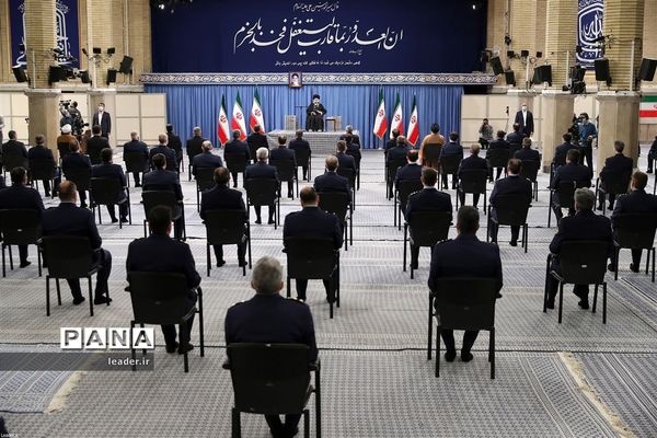 دیدار جمعی از فرماندهان نیروی هوایی و نیروی پدافند هوایی ارتش با رهبر انقلاب