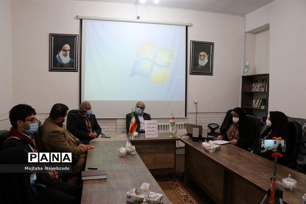 مراسم تجلیل از مربیان پیشتاز سازمان دانش‌آموزی ناحیه 5 مشهد