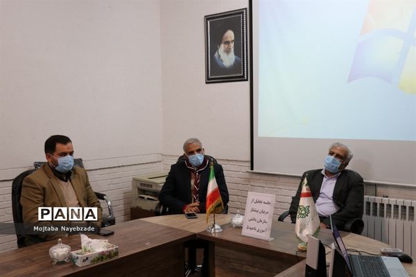 مراسم تجلیل از مربیان پیشتاز سازمان دانش‌آموزی ناحیه 5 مشهد