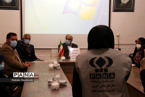 مراسم تجلیل از مربیان پیشتاز سازمان دانش‌آموزی ناحیه 5 مشهد