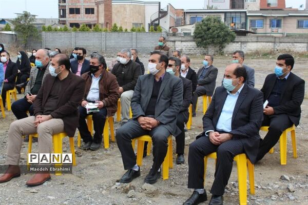 کلنگ‌زنی هنرستان دخترانه کاردانش در محمودآباد