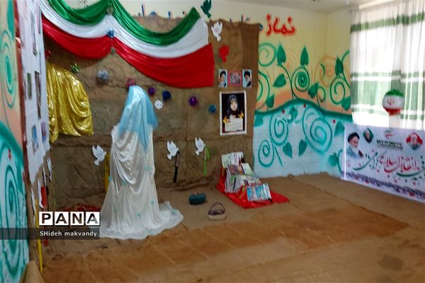 برگزاری نمایشگاه حجاب وعفاف  وهنرهای دستی درهنرستان طوبی شهرستان حمیدیه