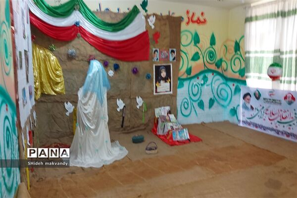 برگزاری نمایشگاه حجاب وعفاف  وهنرهای دستی درهنرستان طوبی شهرستان حمیدیه