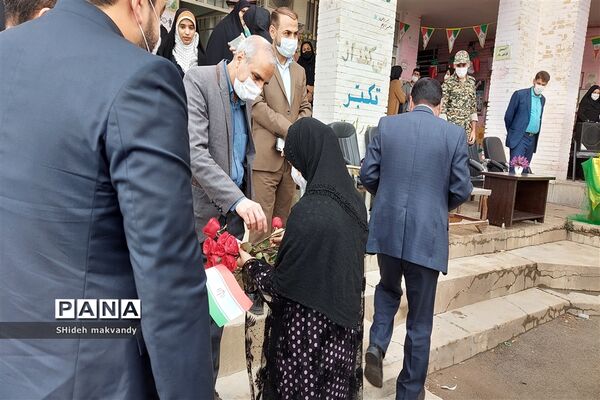 برگزاری نمایشگاه حجاب وعفاف  وهنرهای دستی درهنرستان طوبی شهرستان حمیدیه