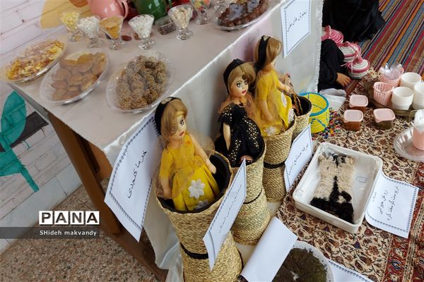 برگزاری نمایشگاه حجاب وعفاف  وهنرهای دستی درهنرستان طوبی شهرستان حمیدیه