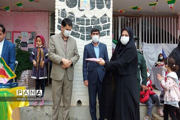 برگزاری نمایشگاه حجاب وعفاف  وهنرهای دستی درهنرستان طوبی شهرستان حمیدیه