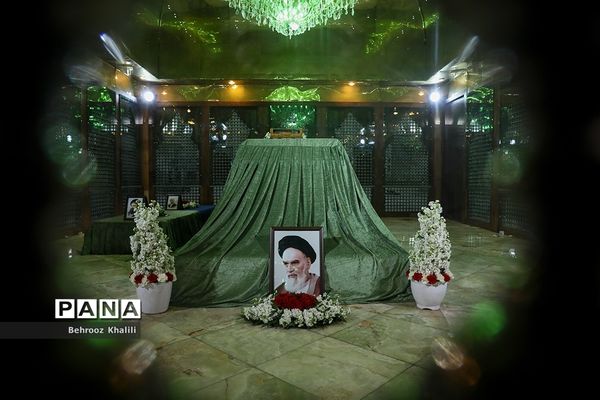 تجدید میثاق اعضای شورا و شهرداری تهران با آرمان‌های امام راحل