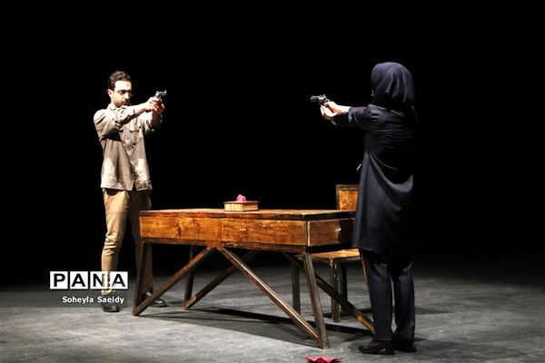 اجرای نمایش"ریبوت"