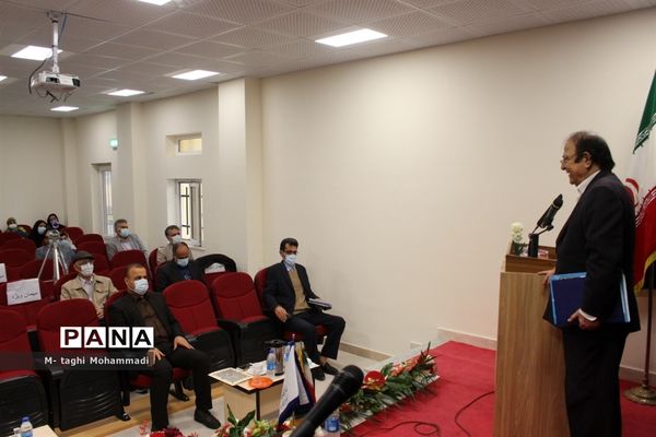 مراسم رونمایی از کتاب هزار نگار در بوشهر