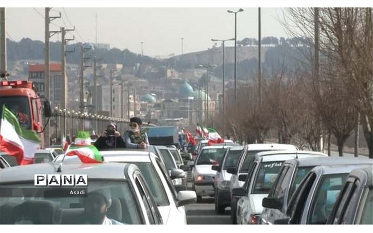 حضور پرشور دانش‌آموزان و فرهنگیان در راهپیمایی خودرویی پیشوا
