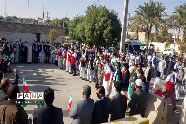 رژه موتورسواران و خودروها به مناسبت دهه فجر در ایرانشهر