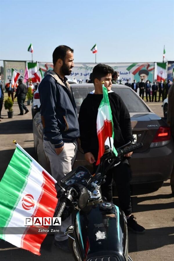 راهپیمایی خودرویی ۲۲ بهمن در محمودآباد