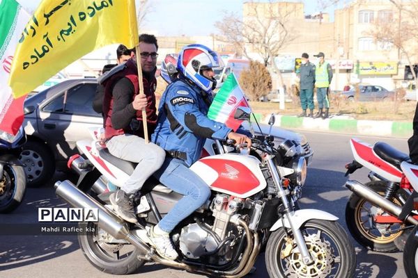 رژه خودرویی یوم الله ۲۲ بهمن در آذربایجان شرقی