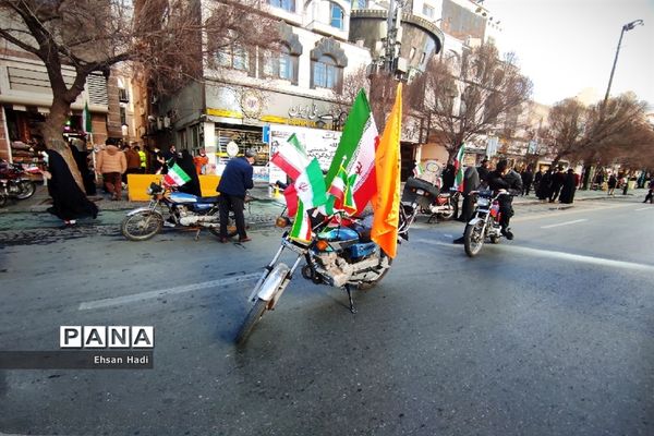 گرامیداشت متفاوت ۲۲بهمن در مشهد