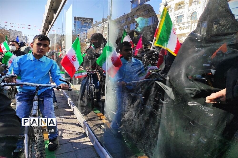 گرامیداشت متفاوت ۲۲بهمن در مشهد
