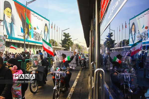 راهپیمایی یوم الله ۲۲ بهمن در تهران- 3