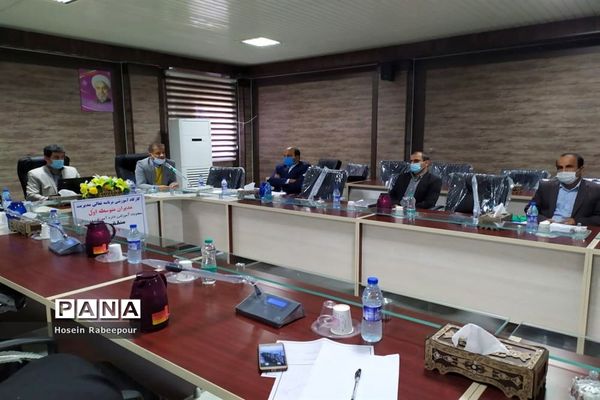 کارگاه هم اندیشی برنامه عملیاتی سالانه تعالی مدیریت مدرسه در دلوار