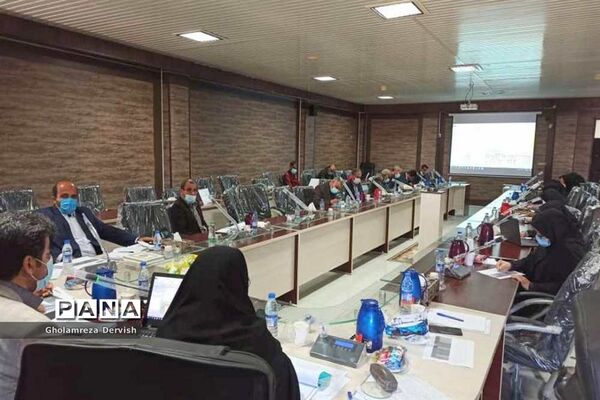 کارگاه هم اندیشی برنامه عملیاتی سالانه تعالی مدیریت مدرسه در دلوار