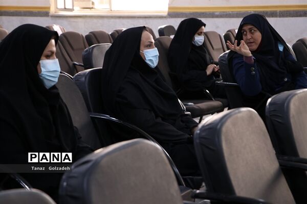 آیین گرامیداشت هفته زن و روز مادر در آموزش و پرورش ناحیه 2 اهواز
