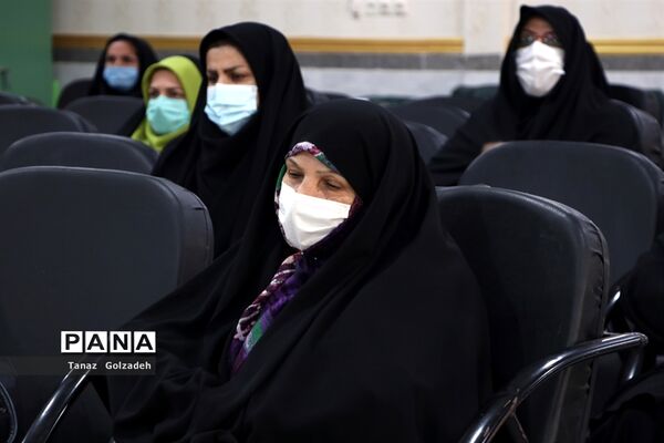 آیین گرامیداشت هفته زن و روز مادر در آموزش و پرورش ناحیه 2 اهواز